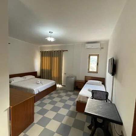Hotel Triho 3*